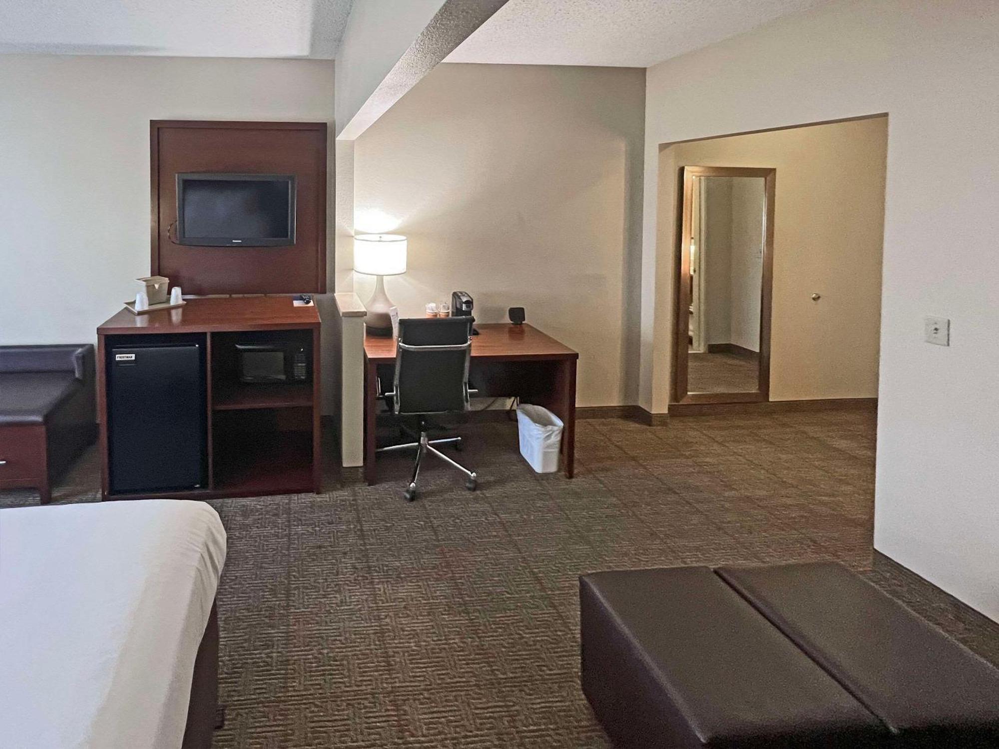Comfort Suites Peoria Sports Complex Exteriér fotografie