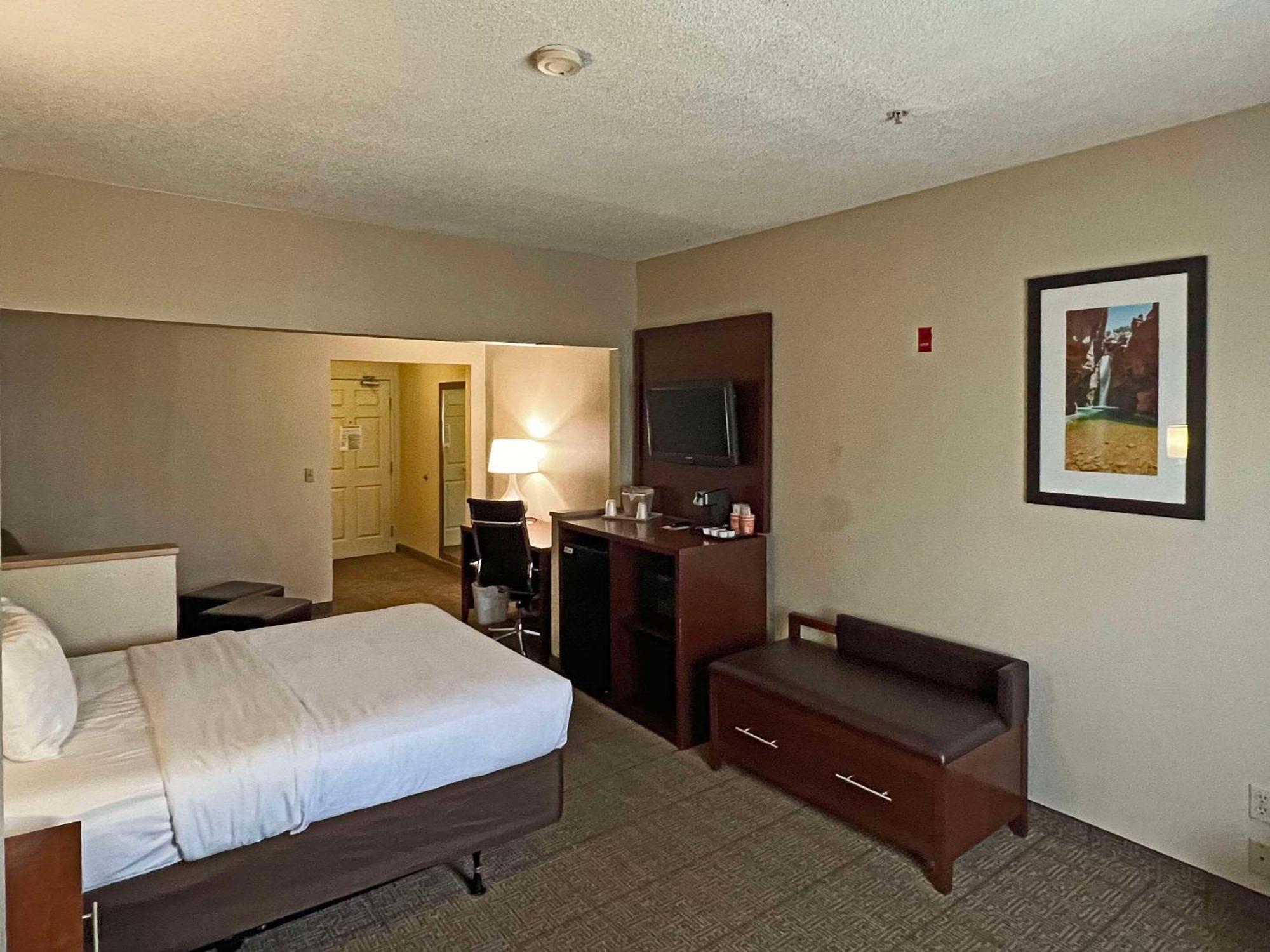 Comfort Suites Peoria Sports Complex Exteriér fotografie